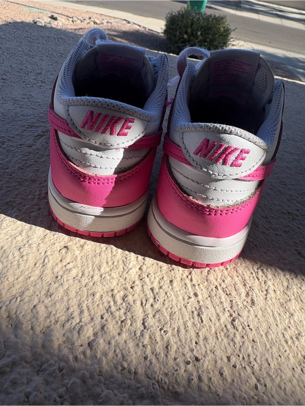Nike Kids White and Bright Pink Low-Top Sneakers - Picture 3 of 5
